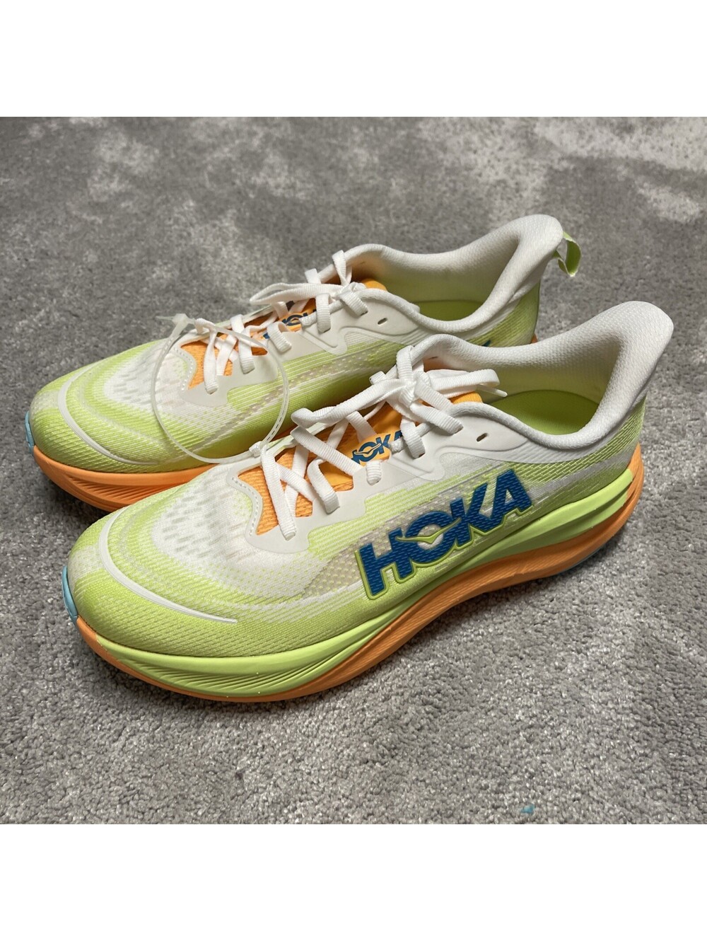 Hoka shoes Skyflow mens 10 new